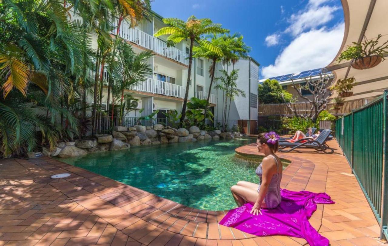 Coral Tree Inn Cairns Exterior photo